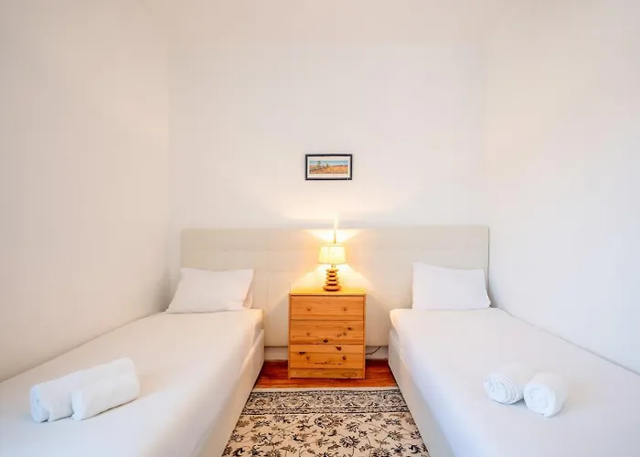 Guestready - La Petit Maison In * Сетубал